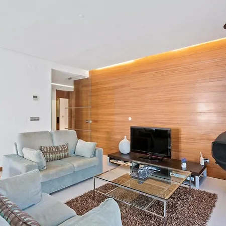 Sleeps 4 Air Con Wifi فيلة *