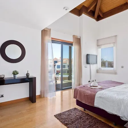 Sleeps 4 Air Con Wifi فيلة فالي دو لوبو